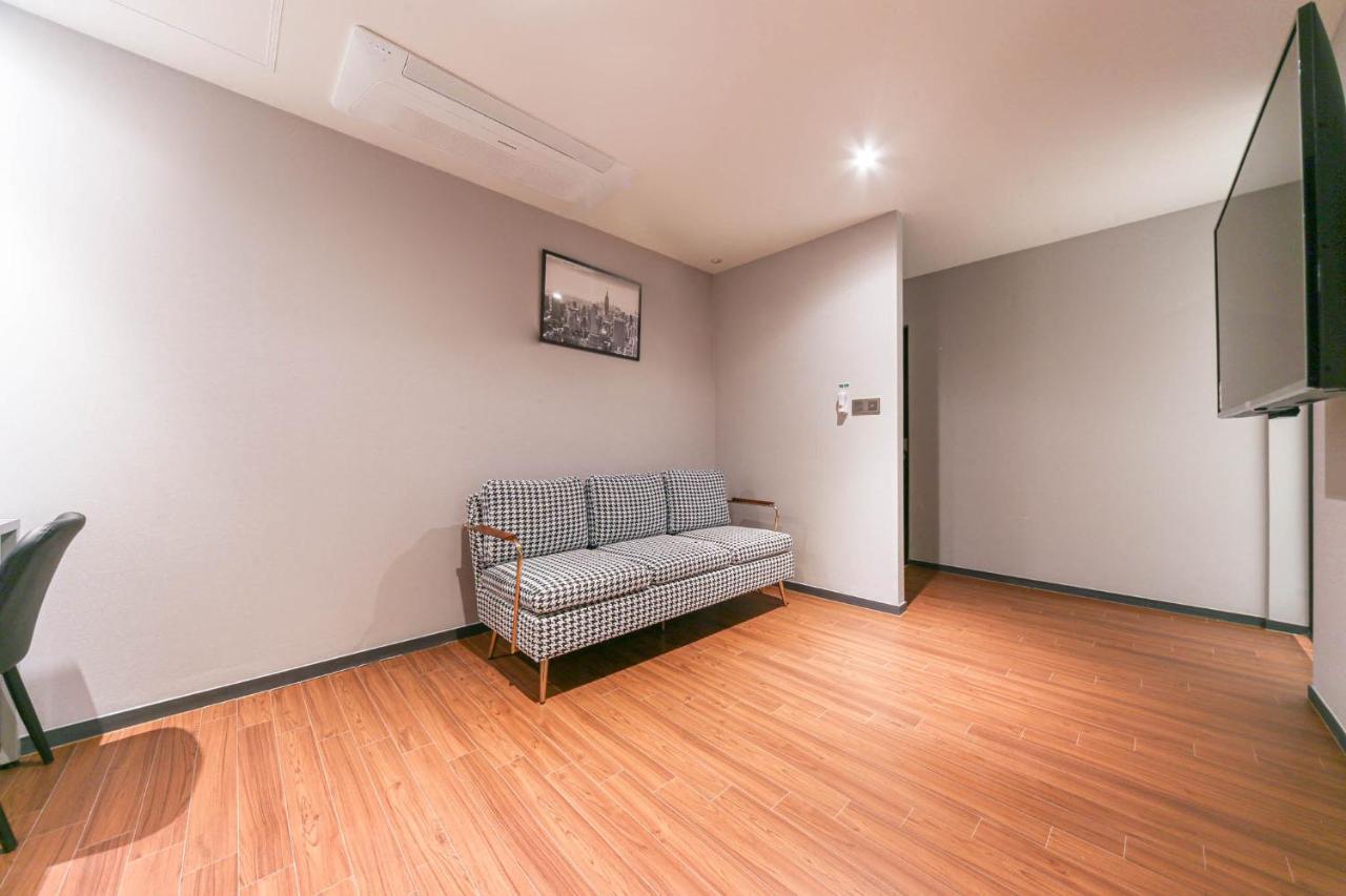 Pohang Brown Dot Hotel Buitenkant foto