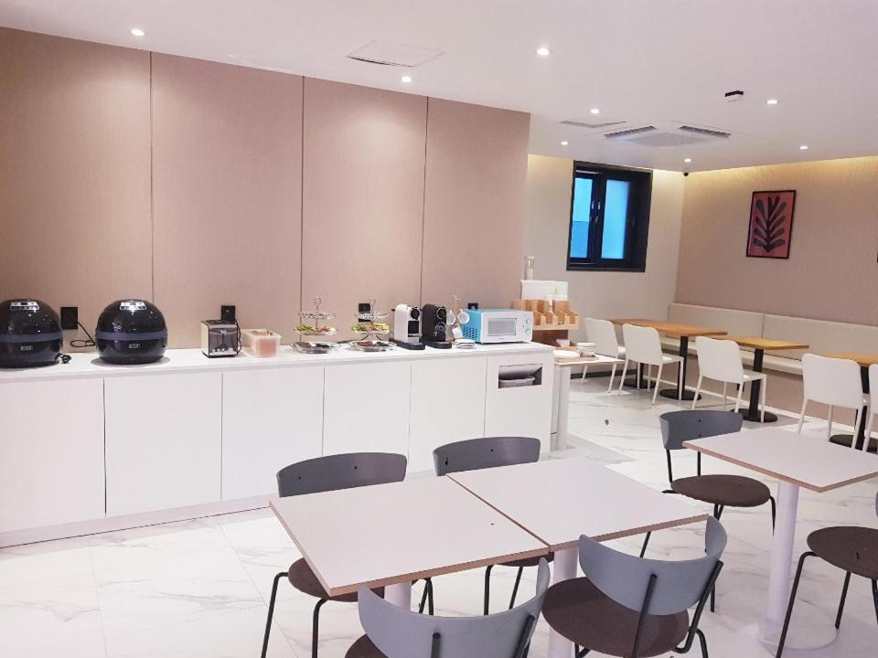 Pohang Brown Dot Hotel Buitenkant foto